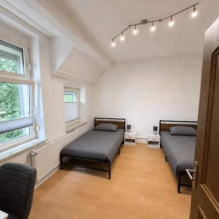 Ubytování v soukromí Monteurzimmer Wohngemeinschaft Oder Komplette Monteurwohnung In Mit Getrennten Betten Wlan Kueche Perfekt Fuer Teams