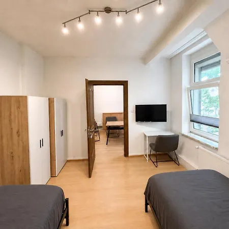 Monteurzimmer Wohngemeinschaft Oder Komplette Monteurwohnung In Mit Getrennten Betten Wlan Kueche Perfekt Fuer Teams *