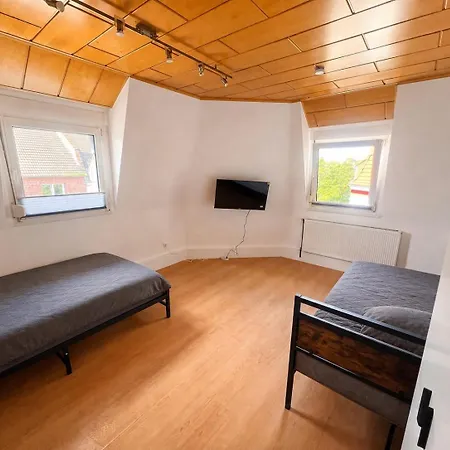 Ubytování v soukromí Monteurzimmer Wohngemeinschaft Oder Komplette Monteurwohnung In Mit Getrennten Betten Wlan Kueche Perfekt Fuer Teams *